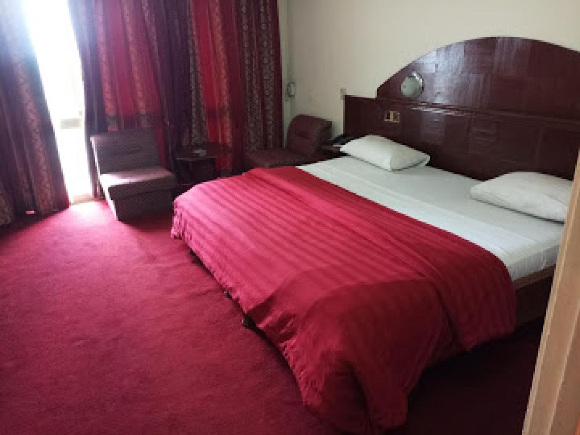 Room In Lodge - Premier Hotel-Ibadan Luaran gambar