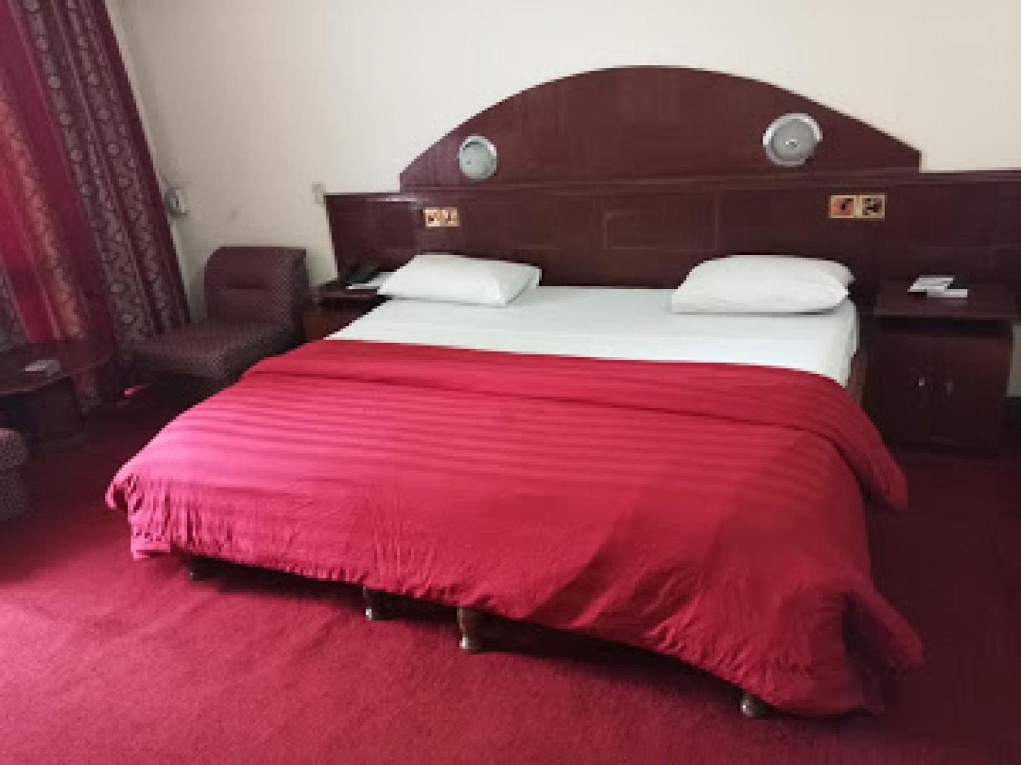 Room In Lodge - Premier Hotel-Ibadan Luaran gambar